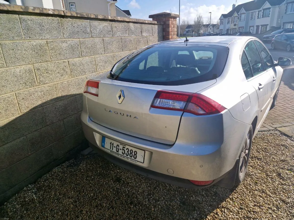 2011 Renault Laguna - Image 2