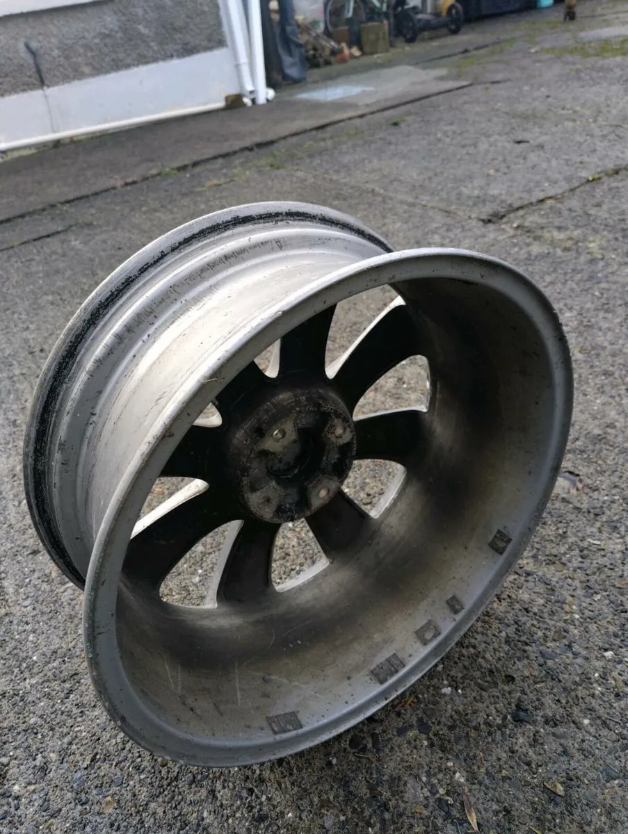 Alloy Wheel 215/45 R18 peugeot - Image 3