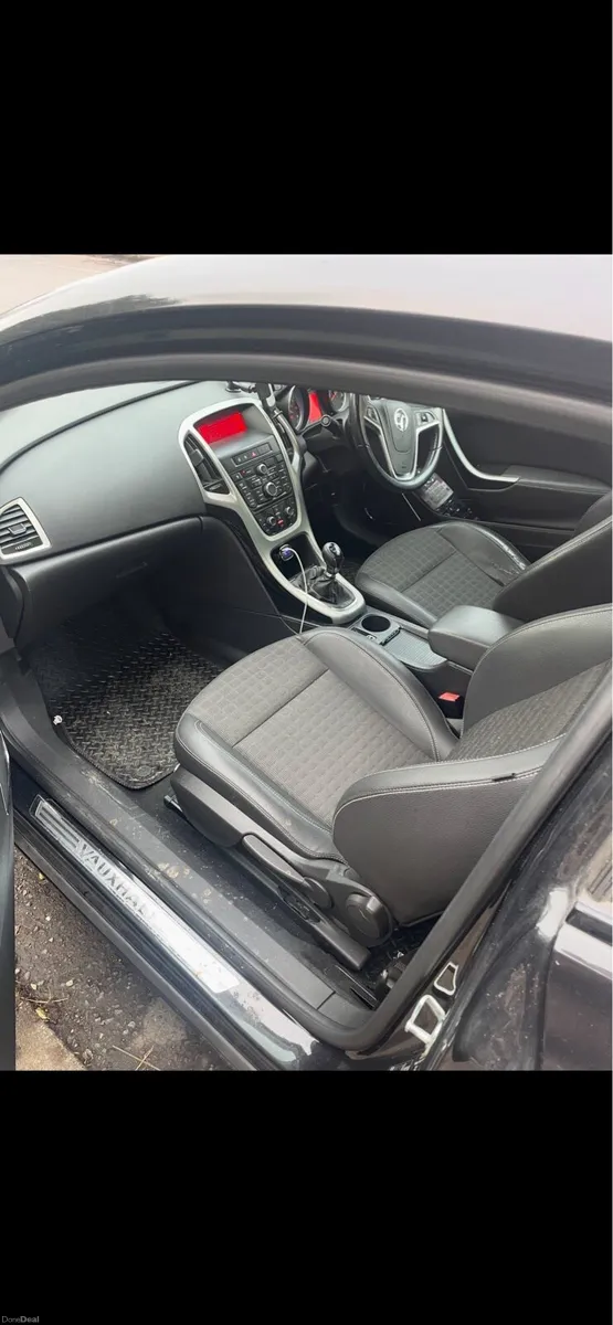Vauxhall Astra GTC - Image 2