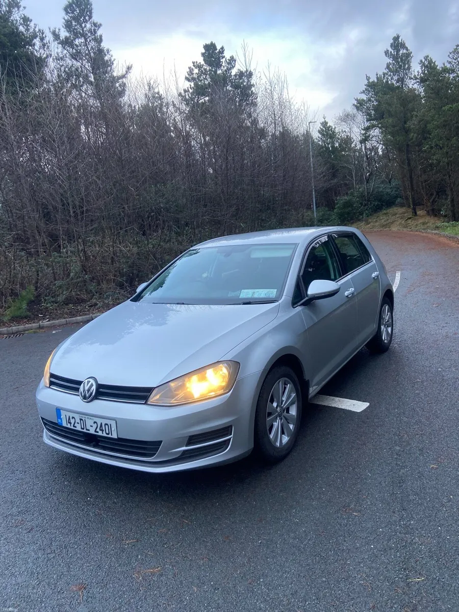 2014 Volkswagen Golf - Image 2