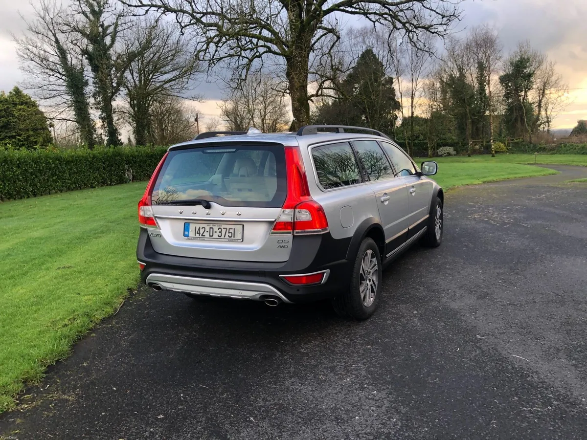 Volvo XC 70 2.4 D5 Auto - Image 2