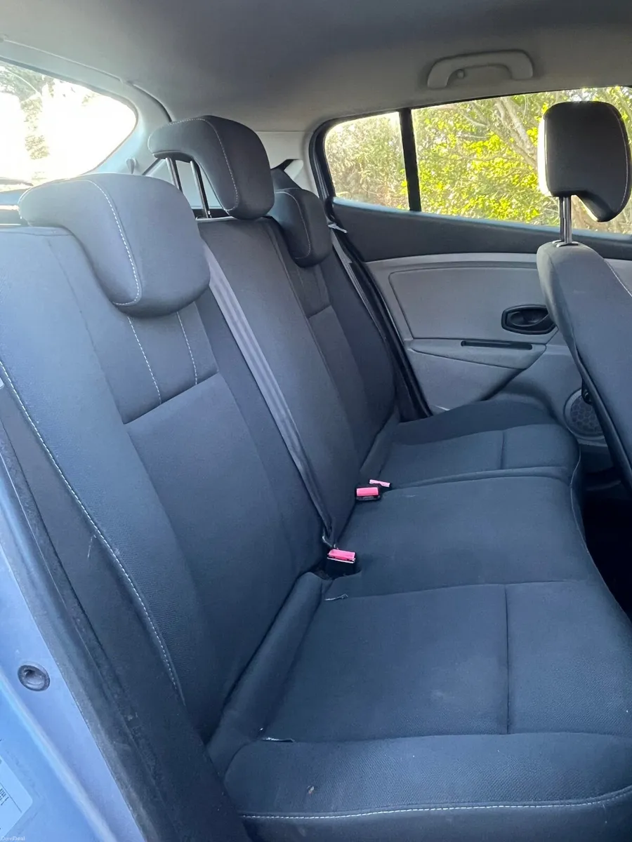 Renault Megane 2010 - Image 2