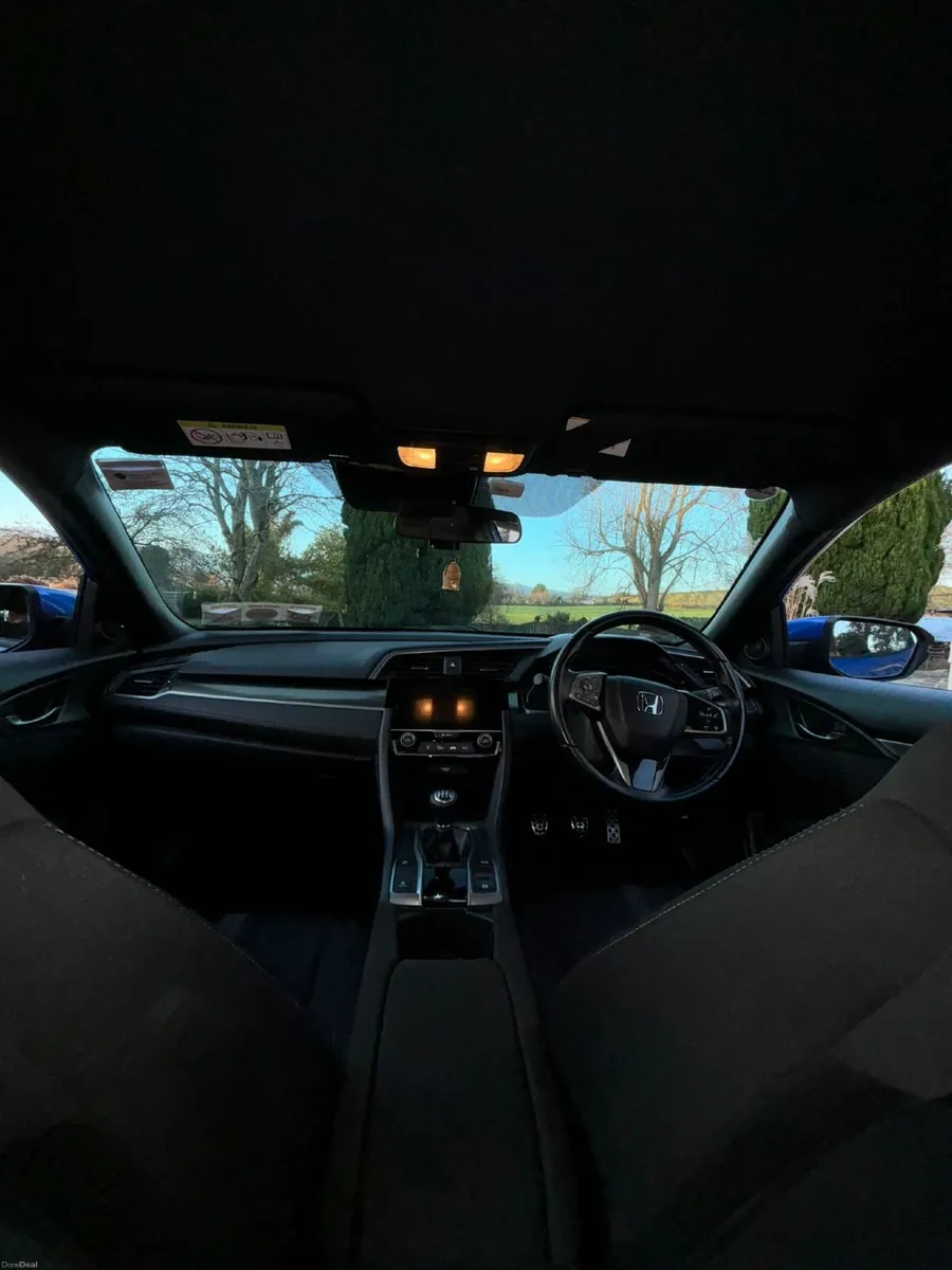 Honda Civic 2019 - Image 3