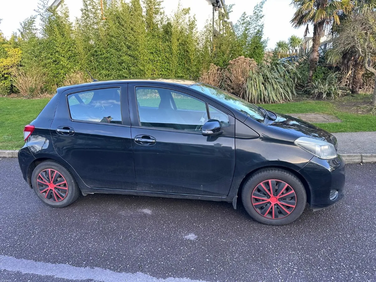 Toyota Yaris 2012 - Image 2