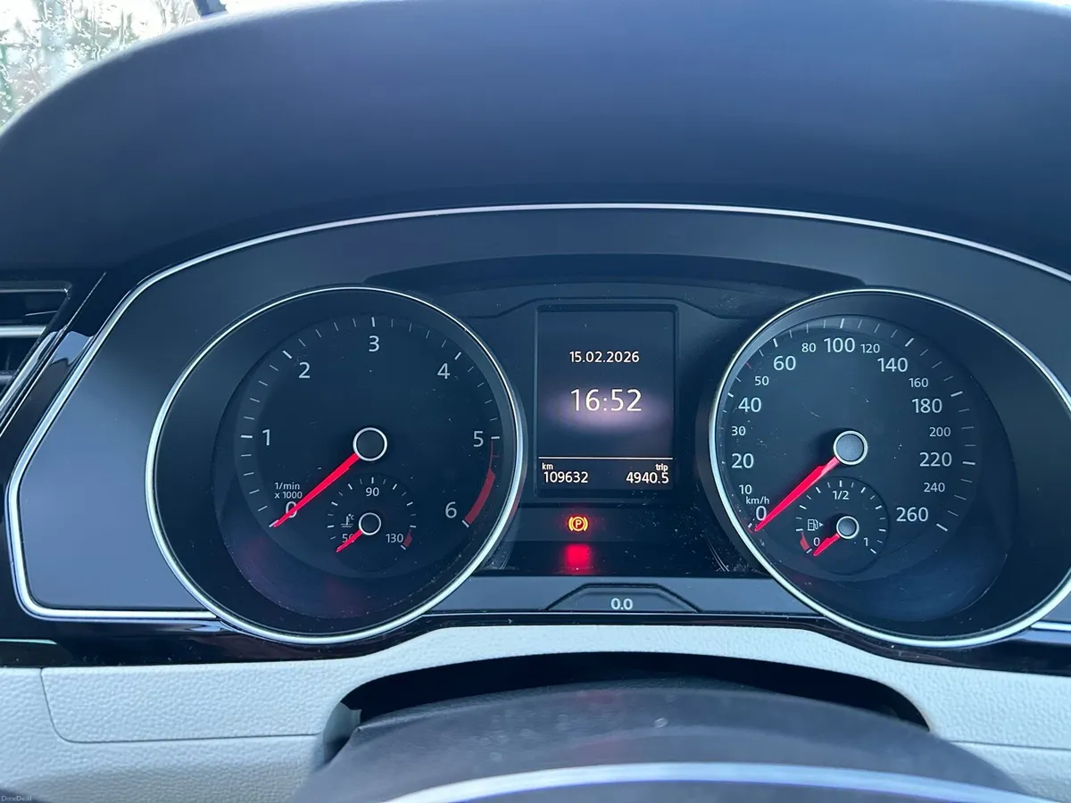 Volkswagen Passat 2016 Low Mileage - Image 4