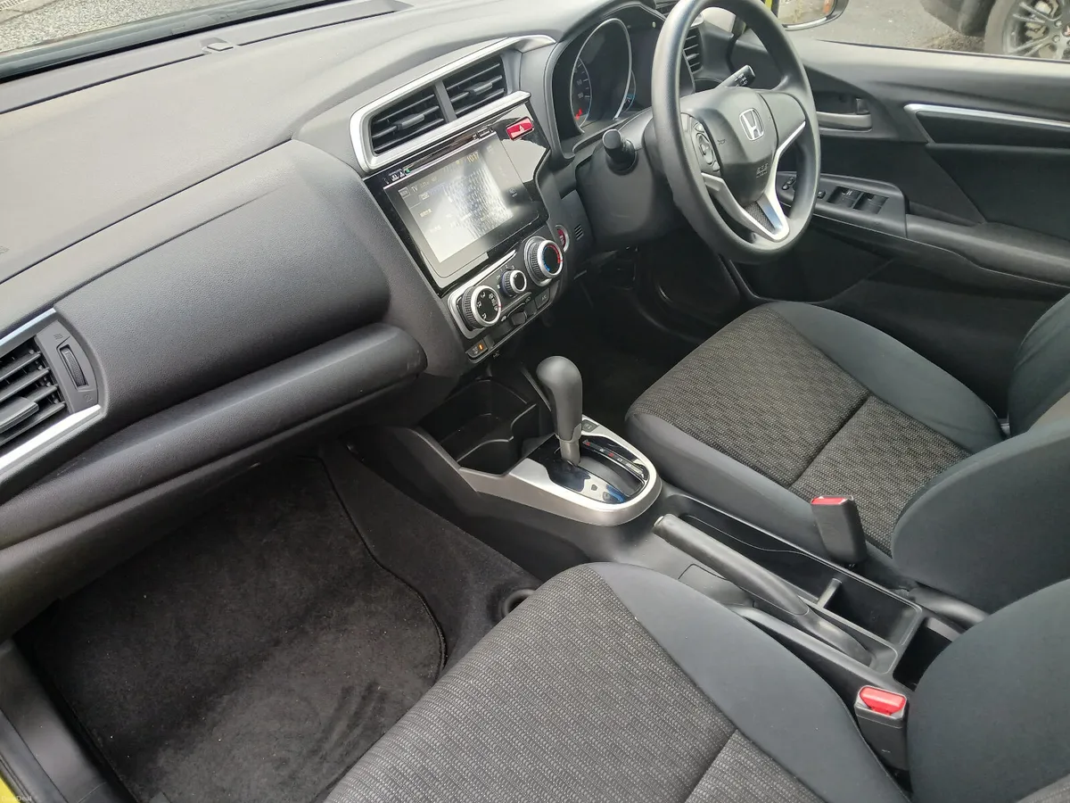 Honda Fit 2013 - Image 3