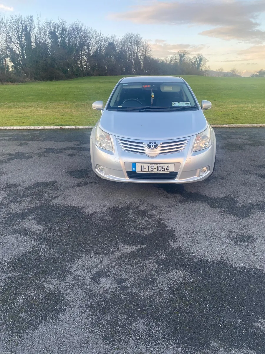 Toyota Avensis 2011 - Image 1