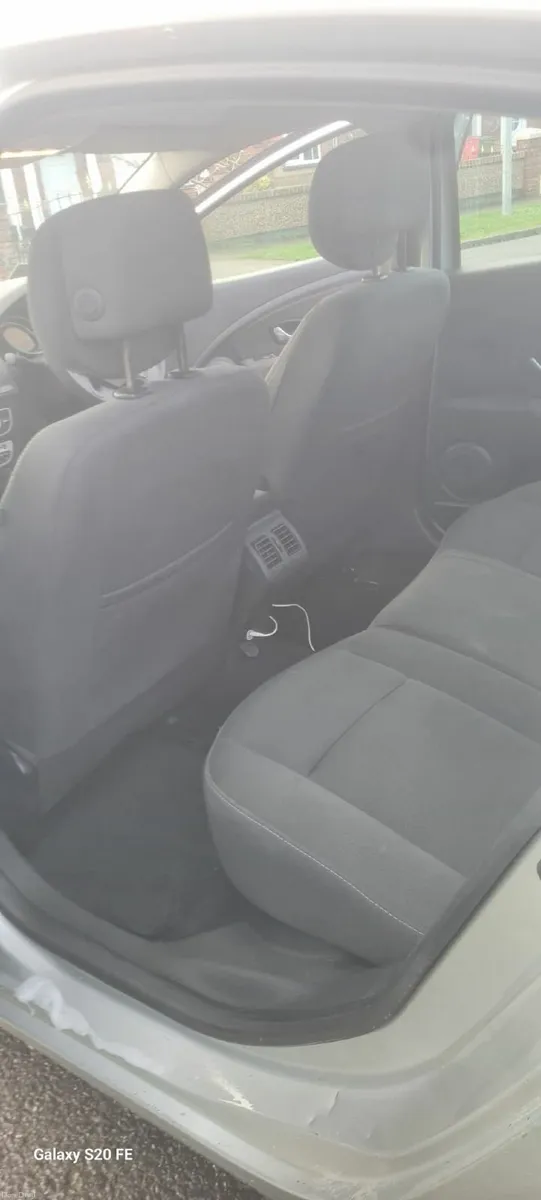 Renault Fluence 2012 - Image 2