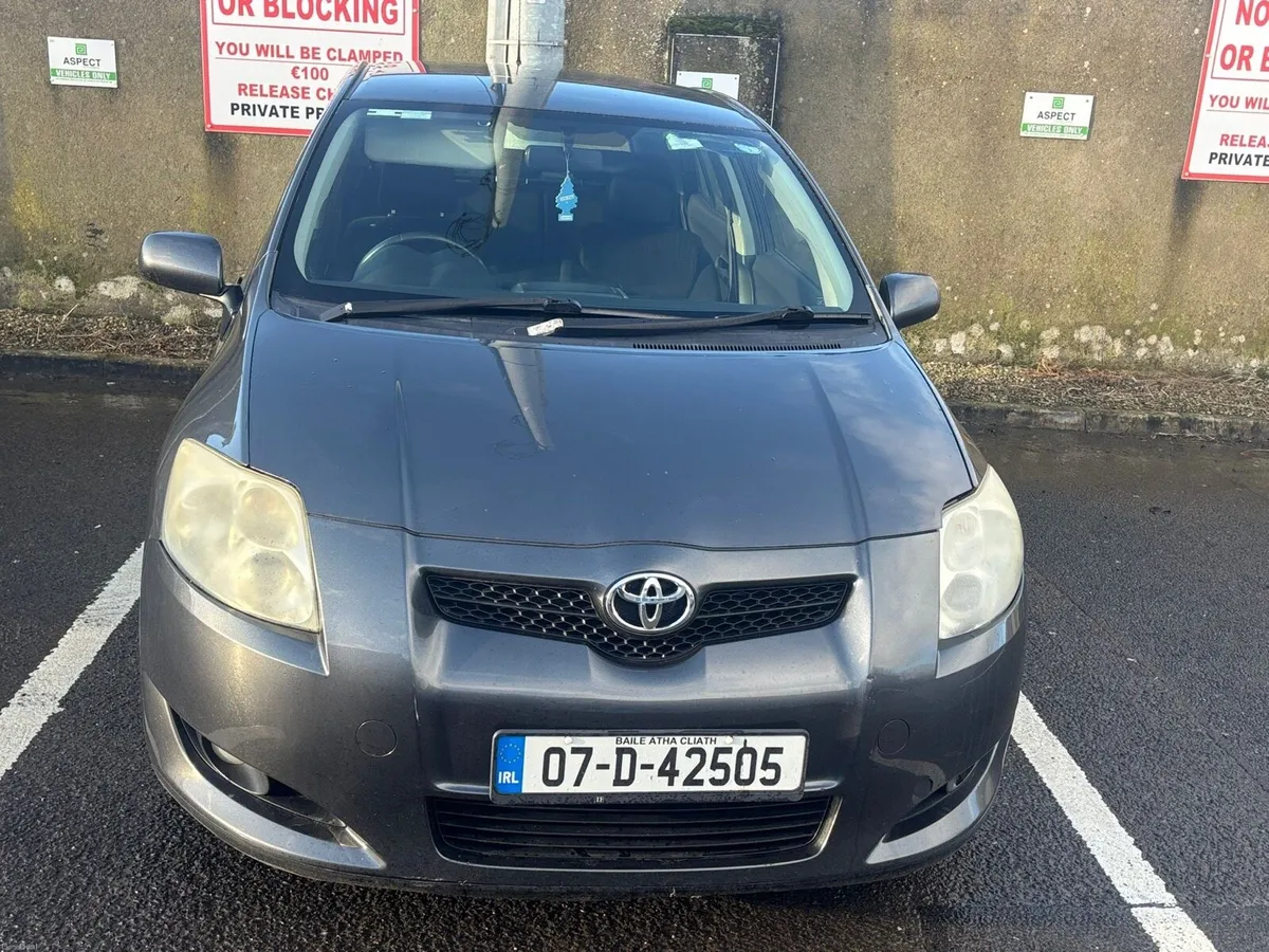 Toyota auris fresh nct €2500 Ono - Image 2