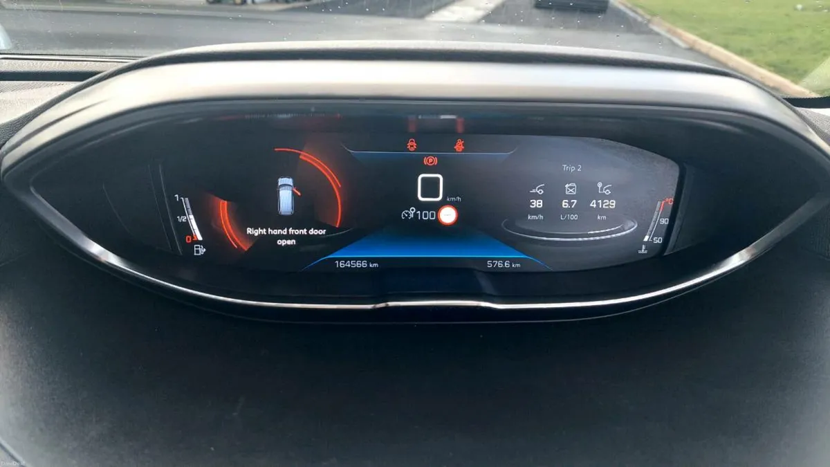 201 peugeot 5008 7 seater jeep - Image 2