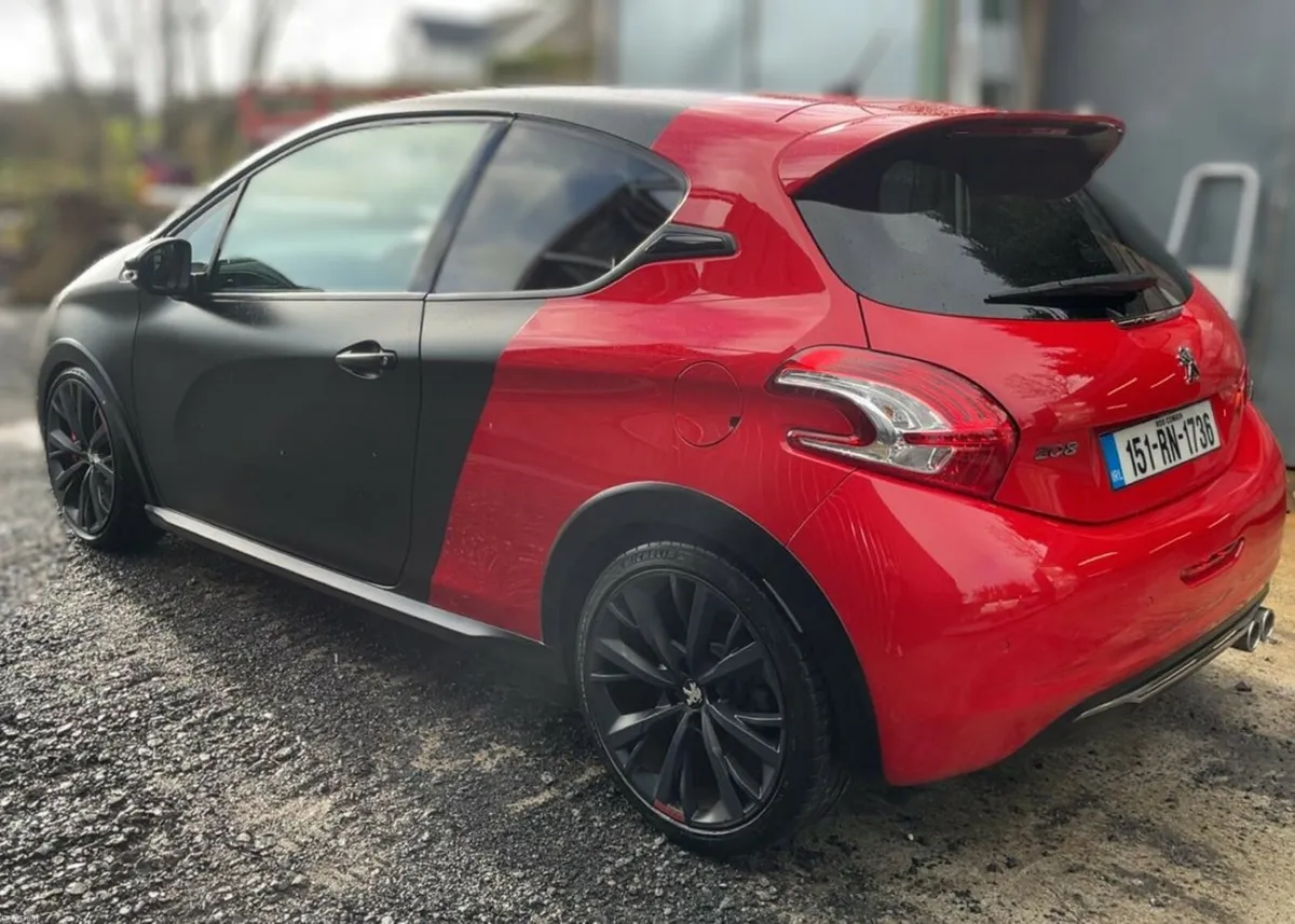 Peugeot 208 Gti 30th anniversary - Image 2