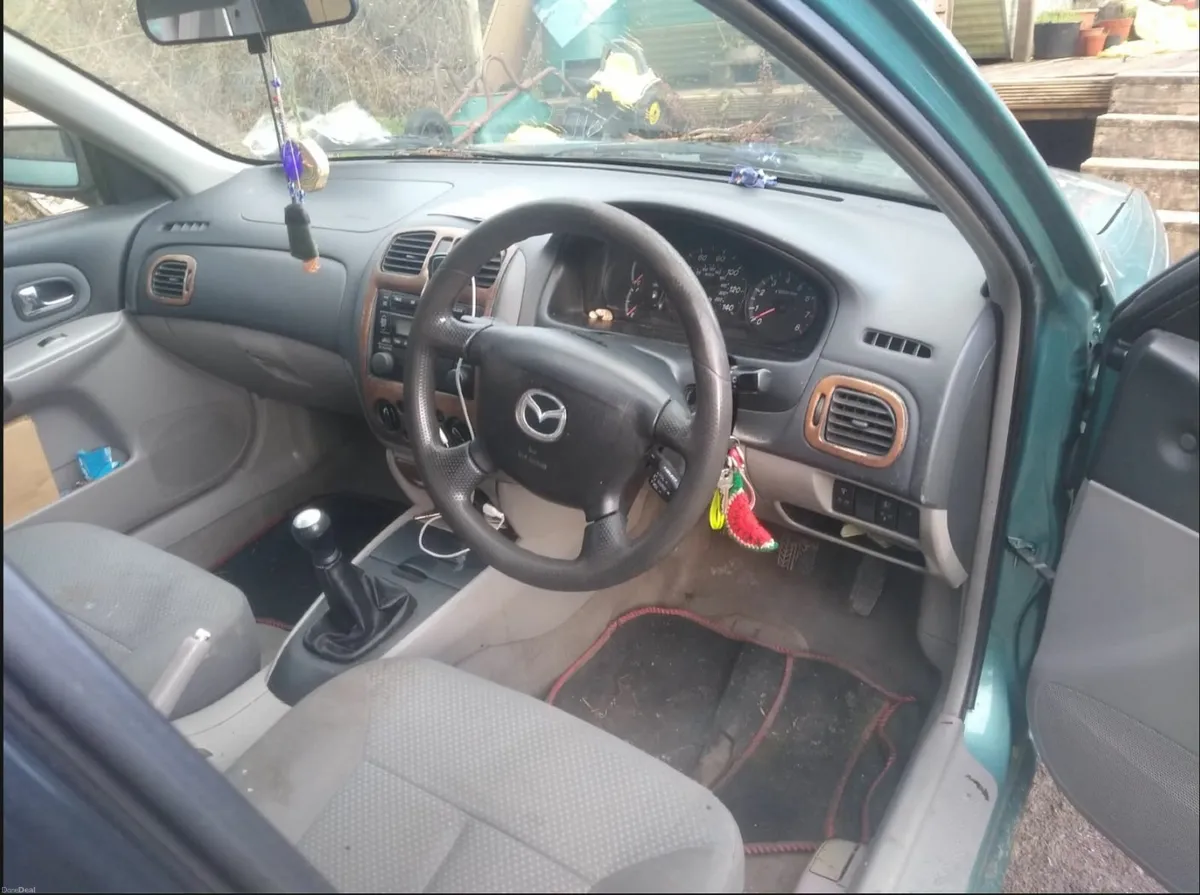 Mazda 323 2003 - Image 2