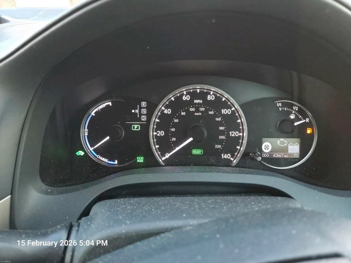 2017 Lexus CT200h Executive 5DR – Hybrid - Image 2