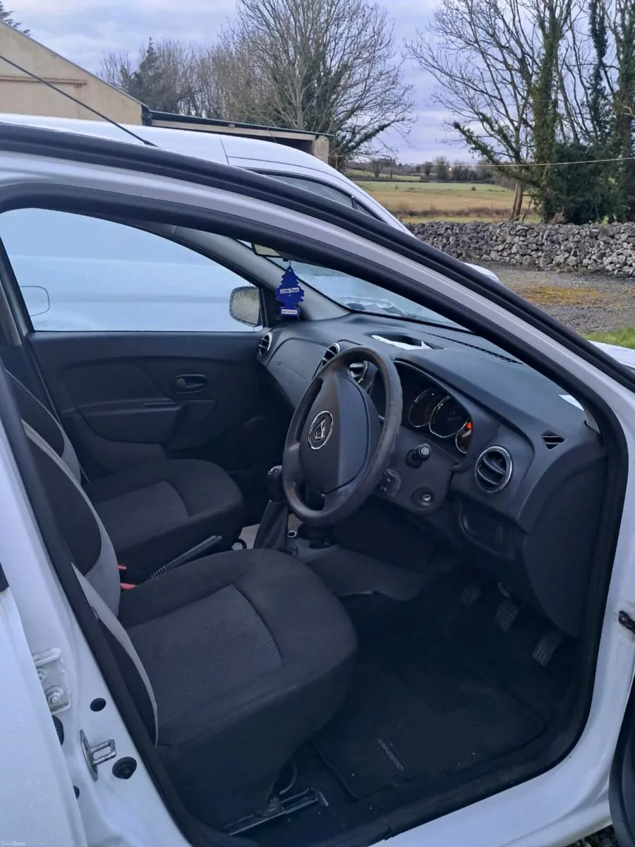 Dacia Sandero 1.1 L Petrol - Image 4