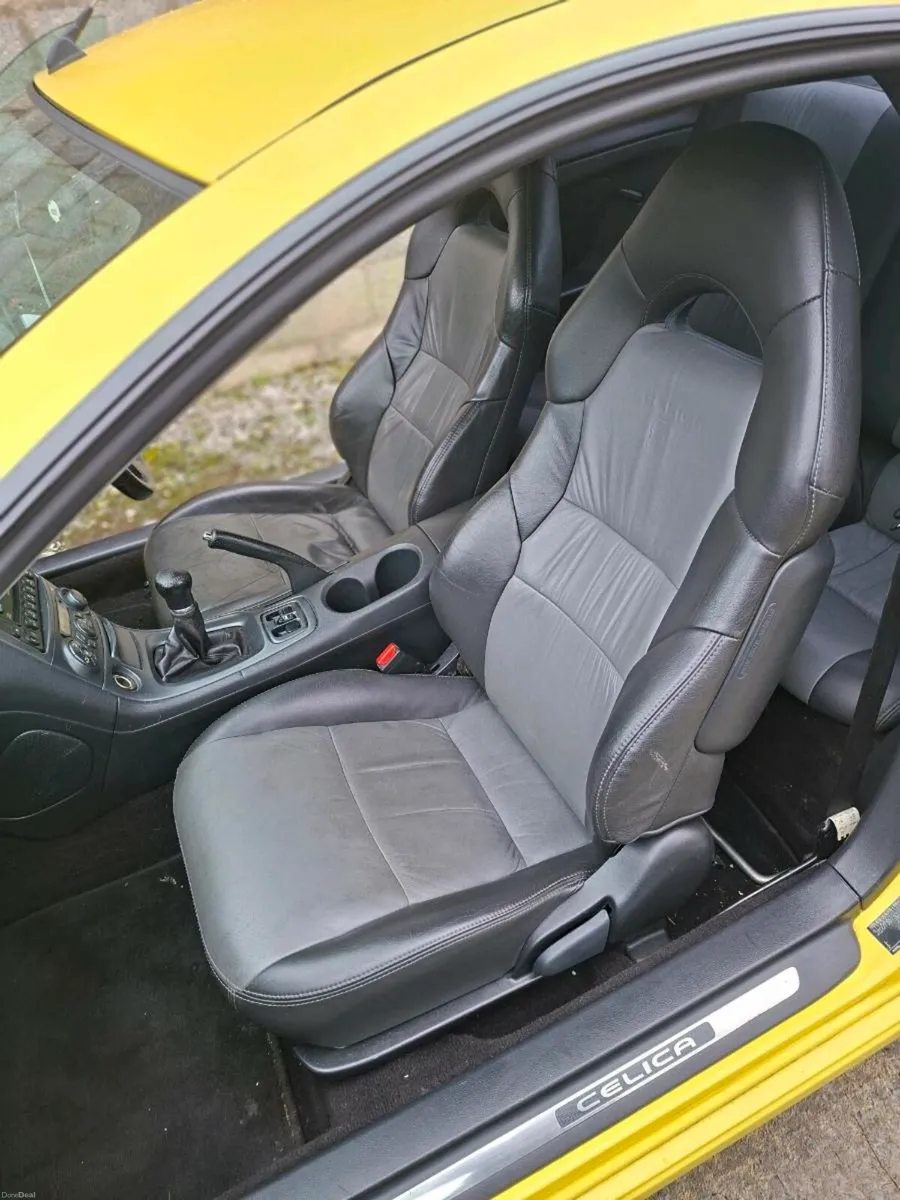 2005 Toyota Celica t sport - Image 4