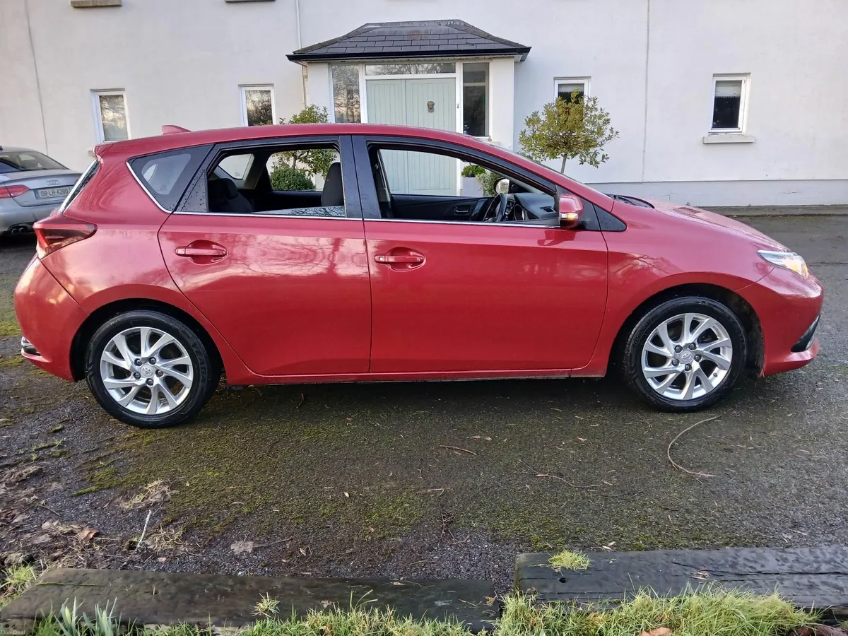 Toyota Auris 2016 1.4 D4D NCTd & Taxed - Image 2