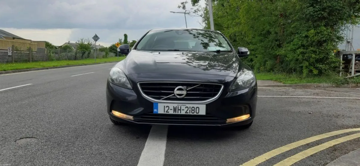 Volvo V40 2012 - Image 1