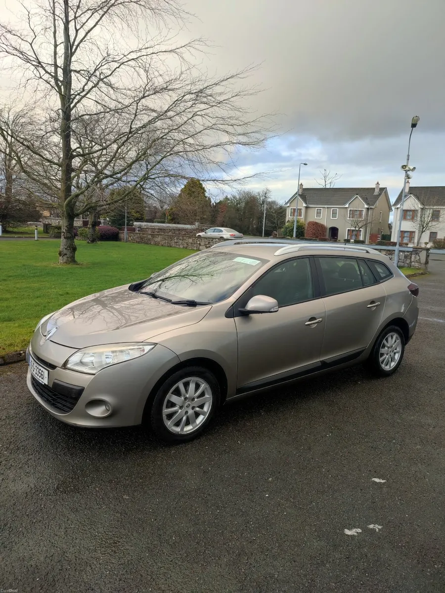 Renault Grand Megane 2010 - Image 1