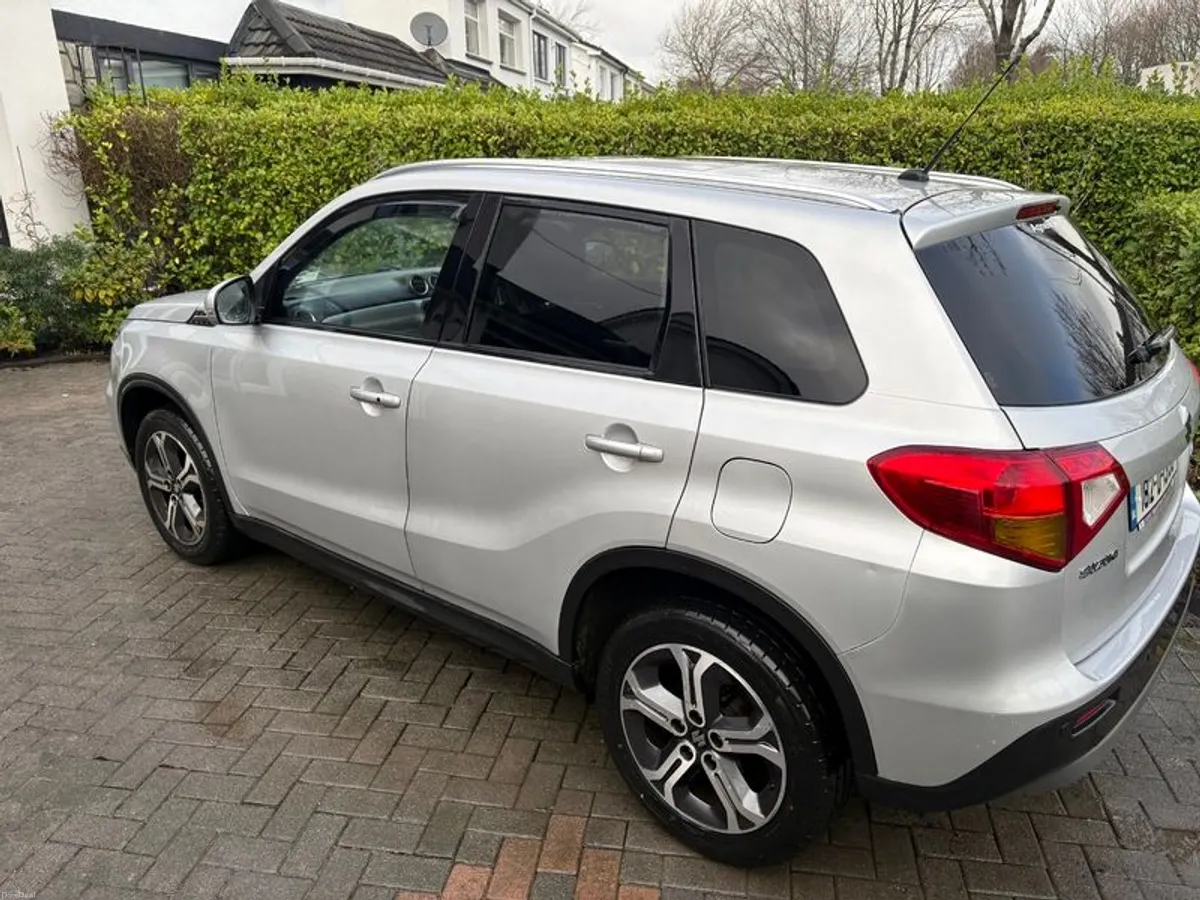 2018 Suzuki Vitara - Image 2