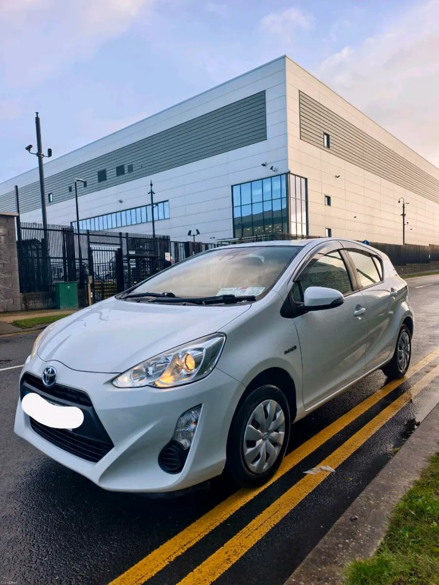 Automatic Hybrid Toyota Aqua 2016 NCT/TAX - Image 3