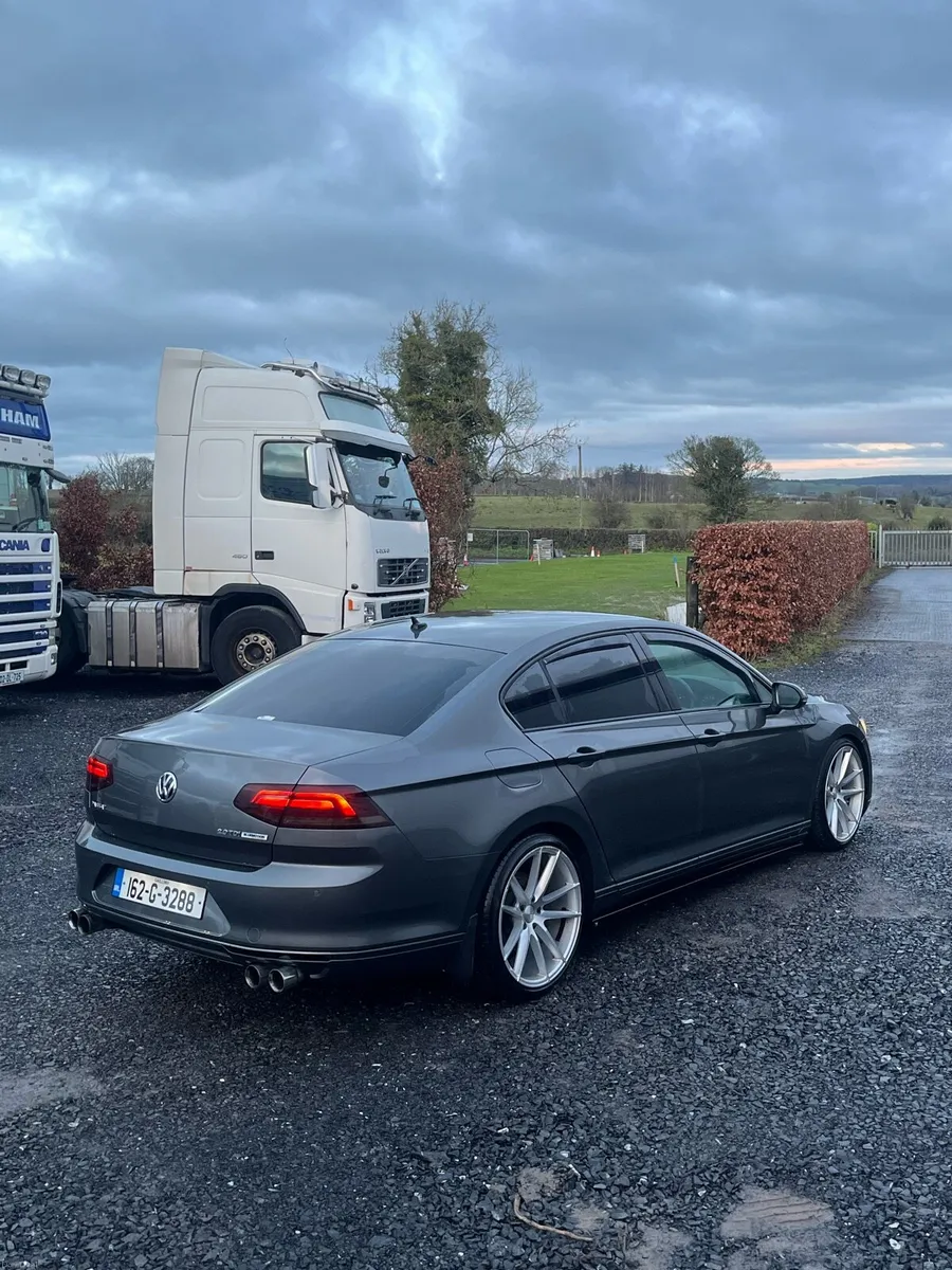 Volkswagen Passat - Image 3