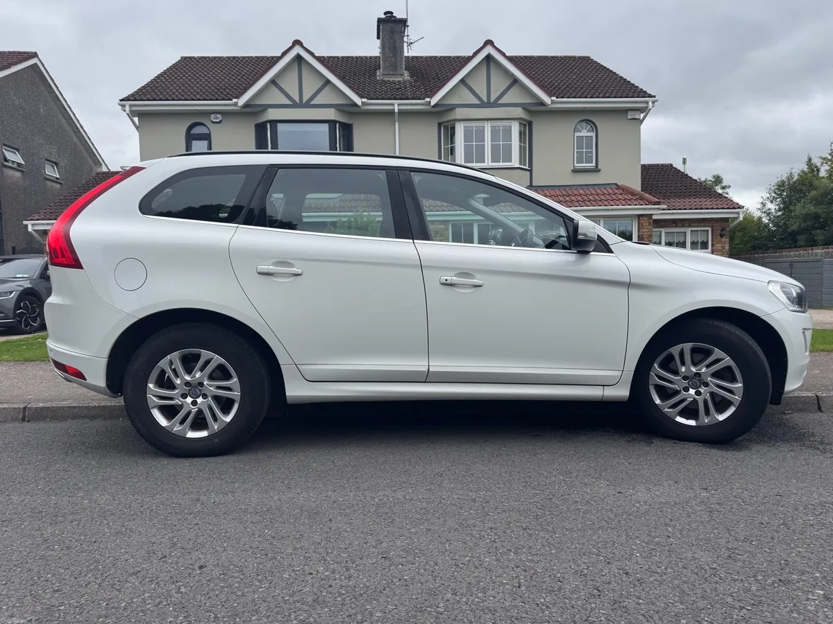 Volvo XC60 - Image 2