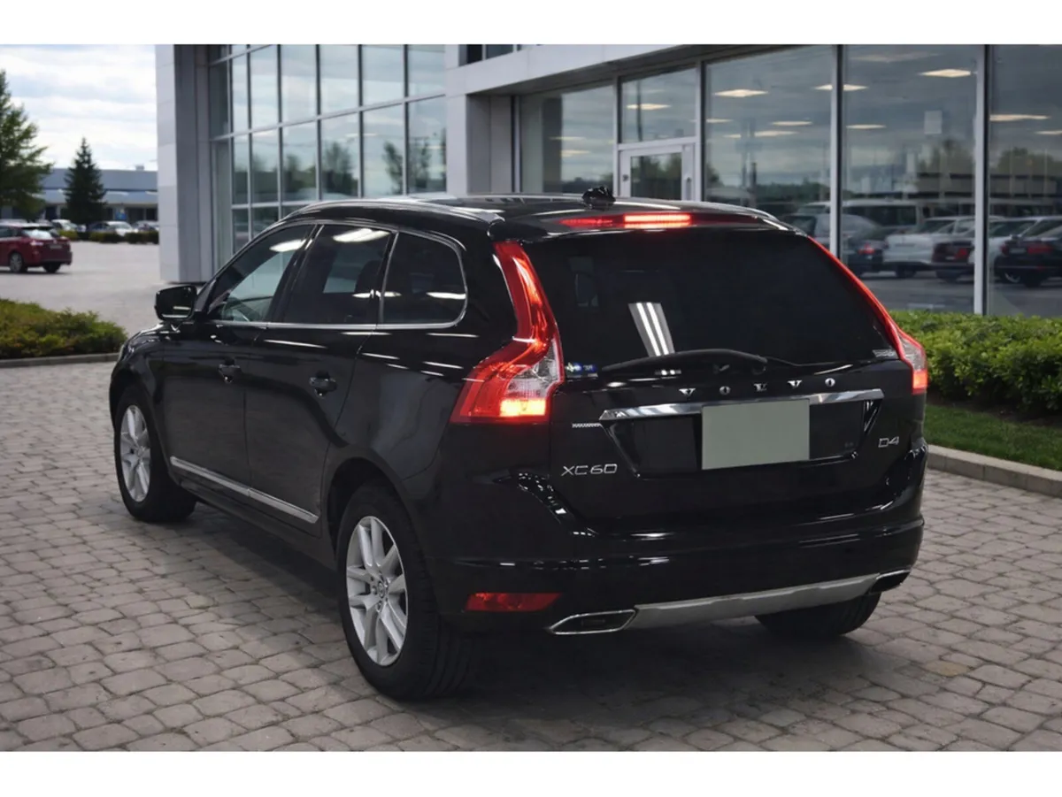 Volvo XC60 2.0 SE LUX NAV (PAN ROOF) 190BHP AUTOMA - Image 3