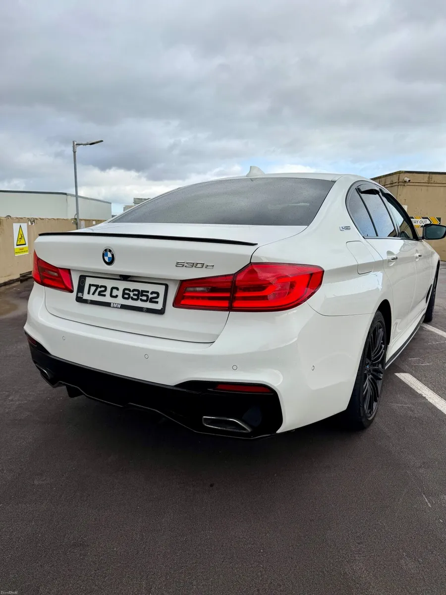 BMW 5-Series 2017 M-Sport 530e - Image 2