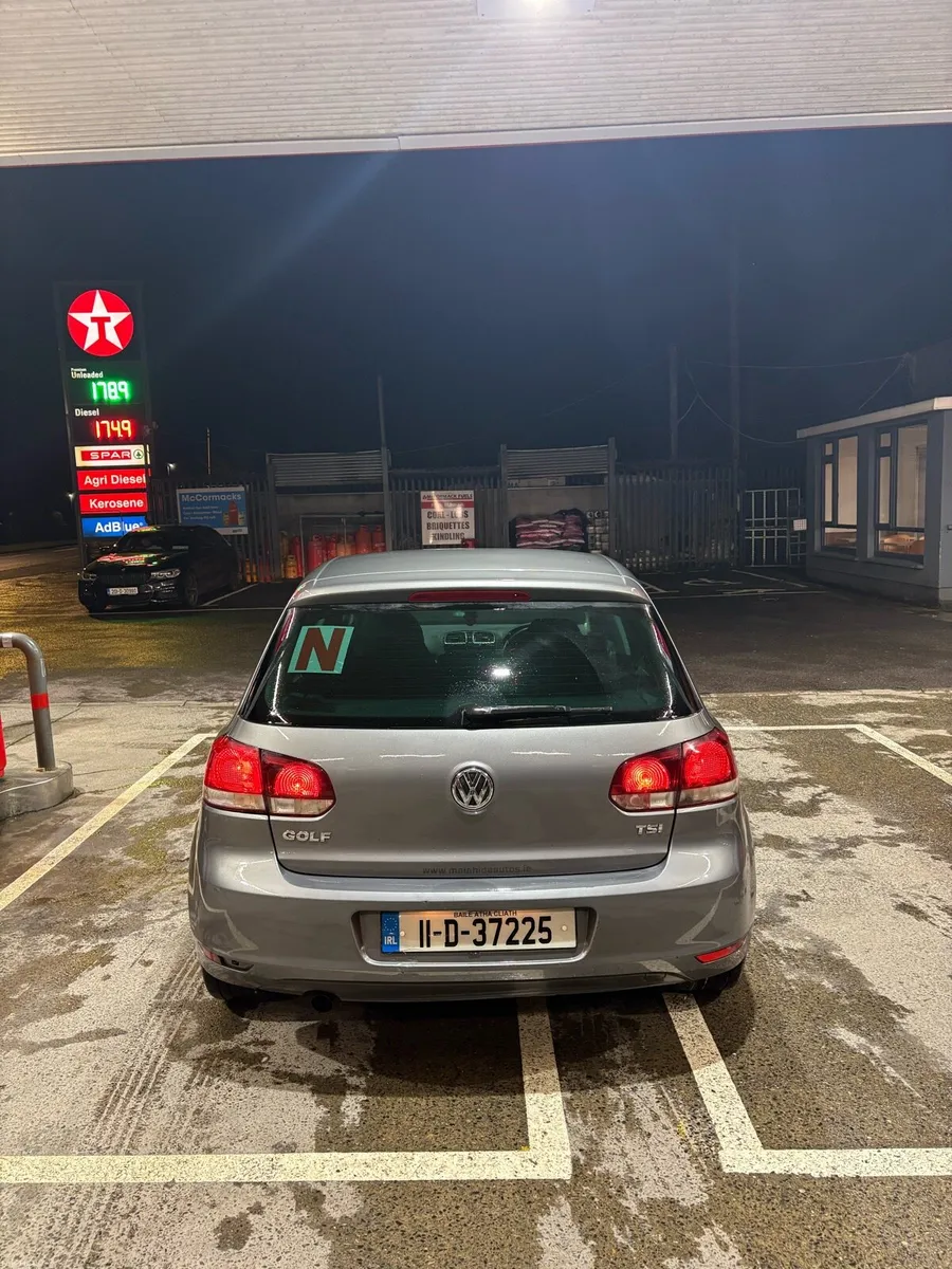 Volswagen golf - Image 4