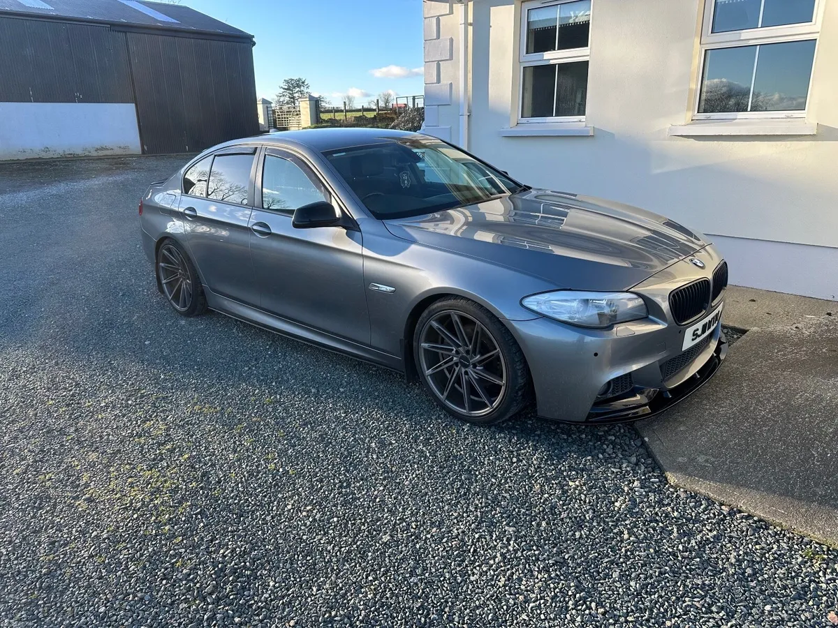BMW 5-Series 2011 - Image 1