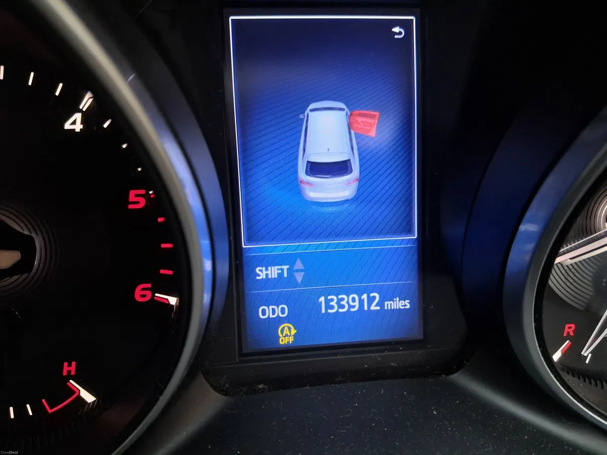 Toyota Avensis 2016 - Image 2