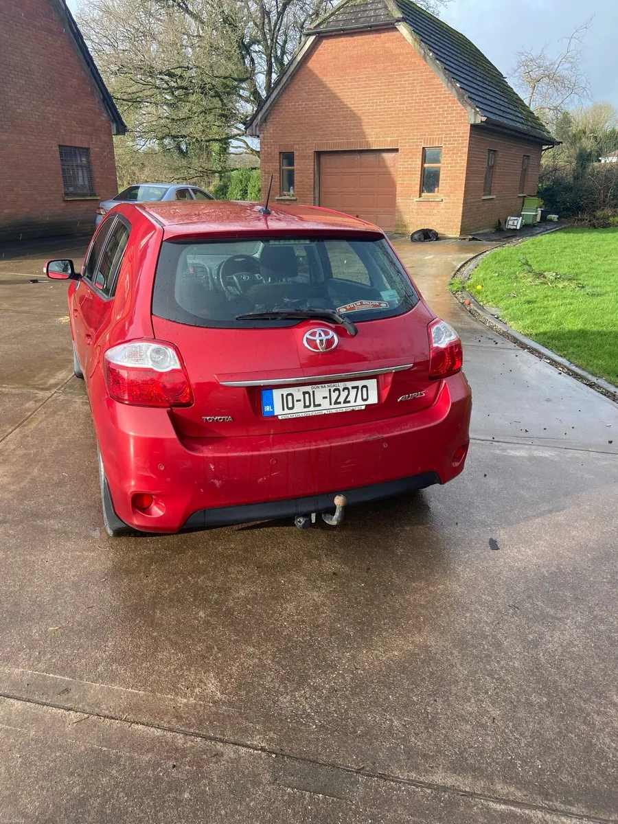 2010 Toyota Auris- Automatic - Image 3
