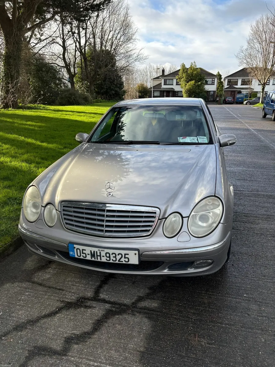 Mercedes-Benz E-Class 2005 - Image 1