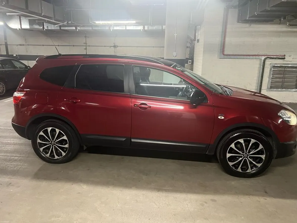 2013 Nissan Qashqai+2 - Image 1