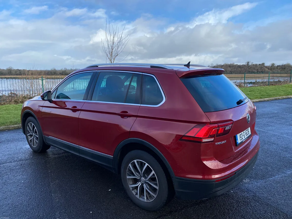 192 Volkswagen Tiguan 2.0 TDI. LOW KILOMETRES - Image 4