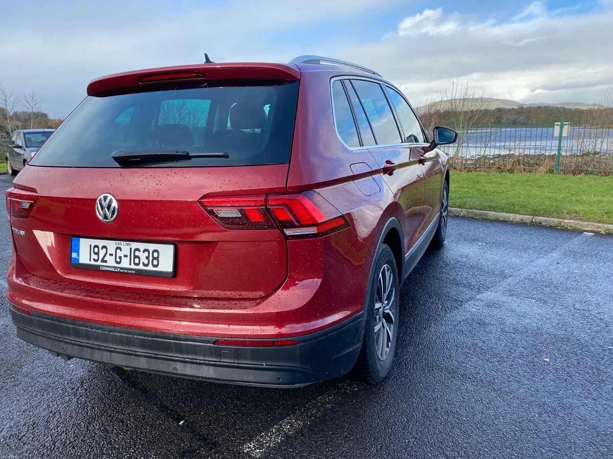 192 Volkswagen Tiguan 2.0 TDI. LOW KILOMETRES - Image 3