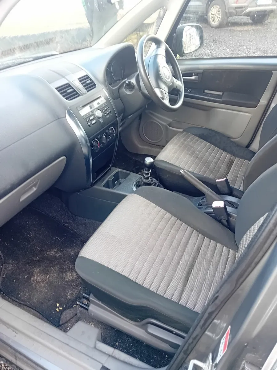 Suzuki SX4 2010 - Image 4