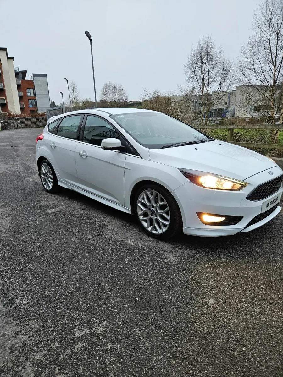 181 FORD FOCUS ZETEC S - Image 1