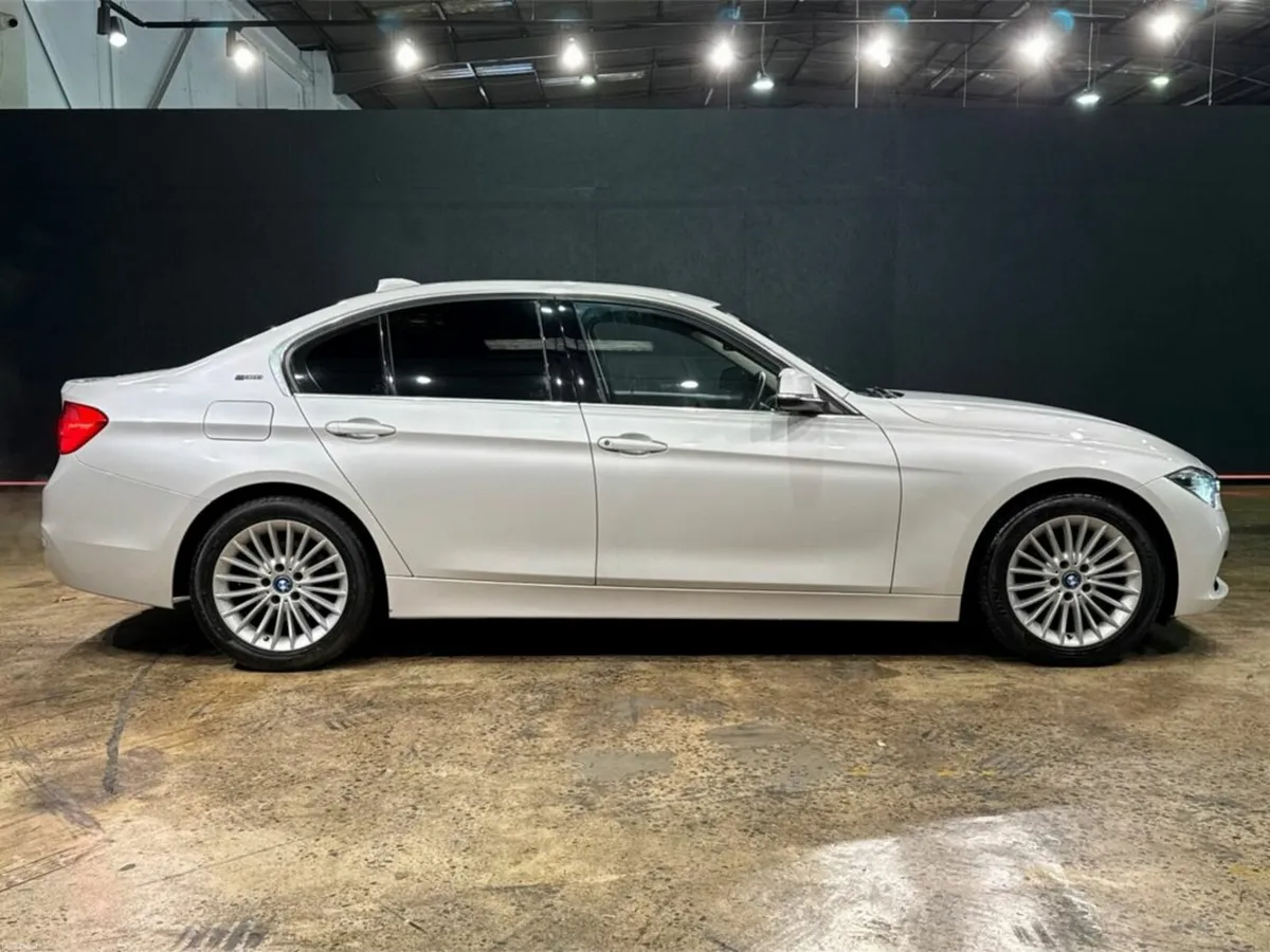 BMW 3-Series HYBRID - 330e 2.0L AUTOMATIC - BLACK - Image 3