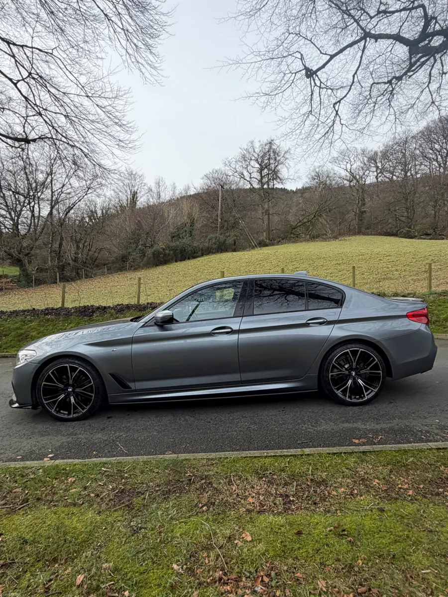 2017 BMW 5-Series 520d XDRIVE M SPORT - Image 4