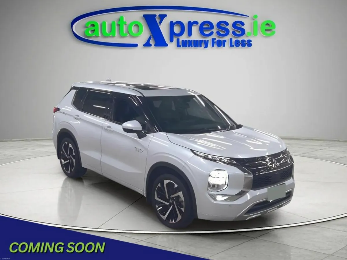 Mitsubishi Outlander PHEV 4WD, Low mileage, Revers - Image 1