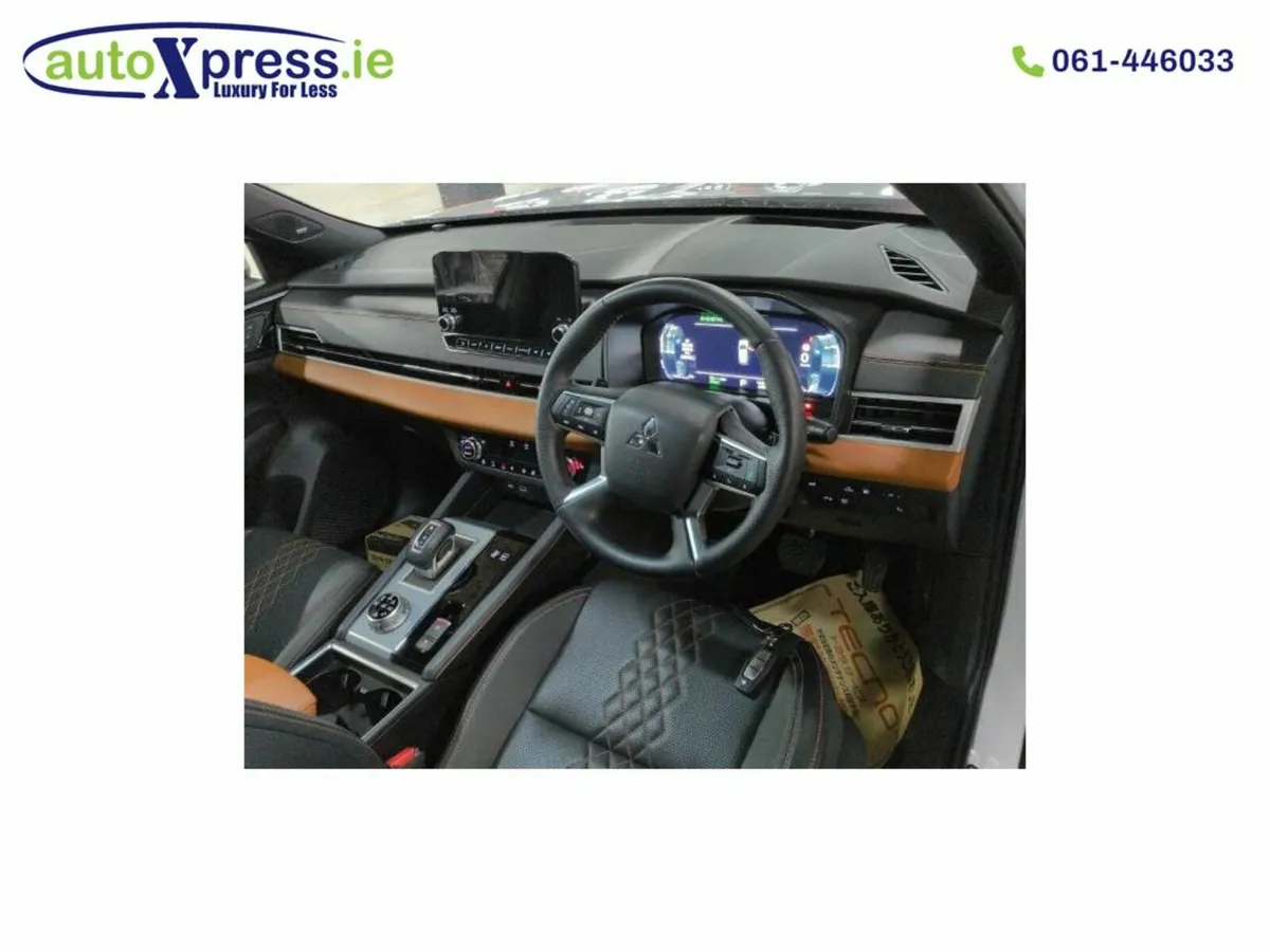 Mitsubishi Outlander PHEV 4WD, Low mileage, Revers - Image 2