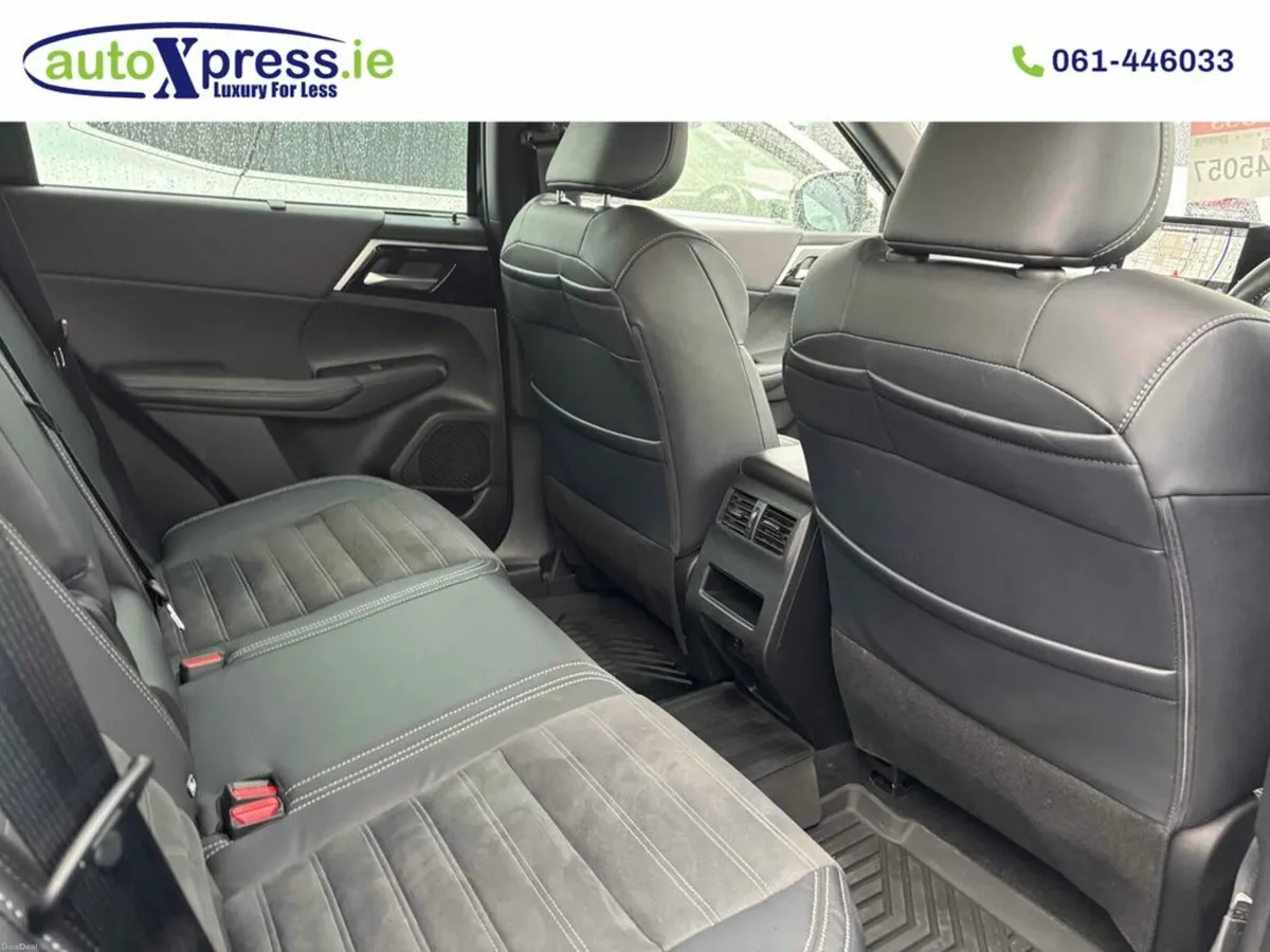 Mitsubishi Outlander PHEV 4WD BLACK EDITION, Low m - Image 4