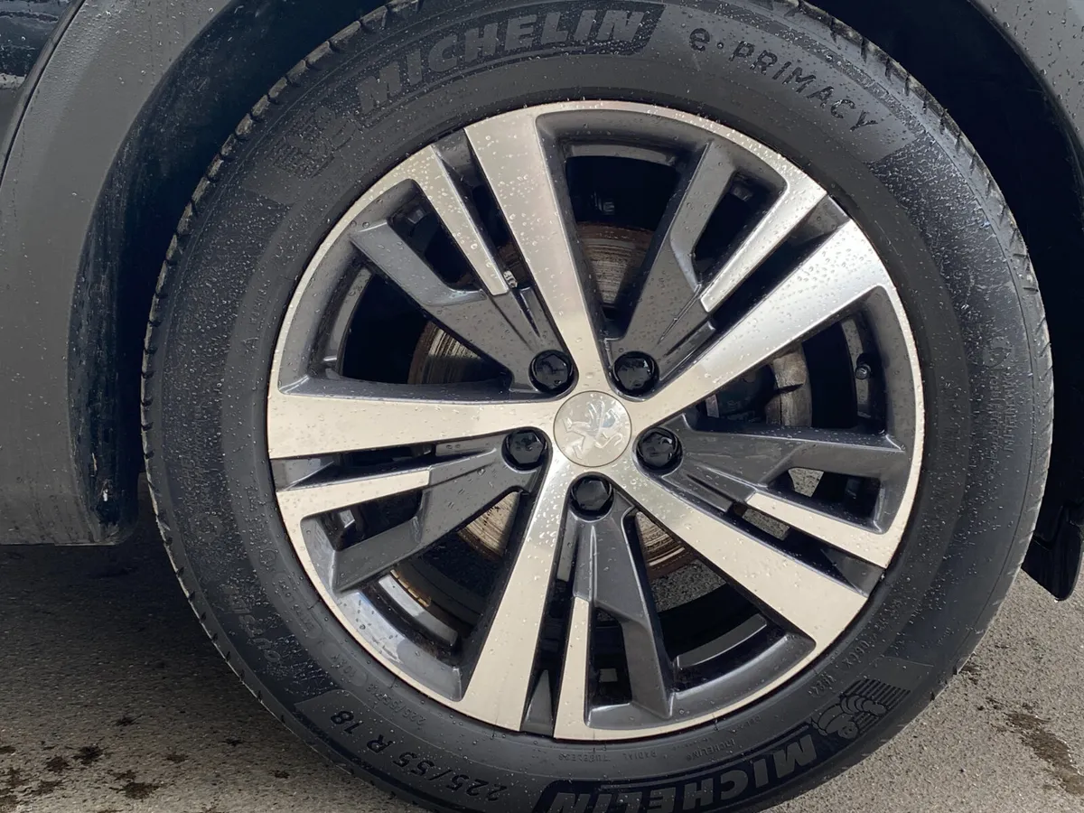 Peugeot 5008 1.5 BlueHDi 130bhp Allure Auto - Image 4