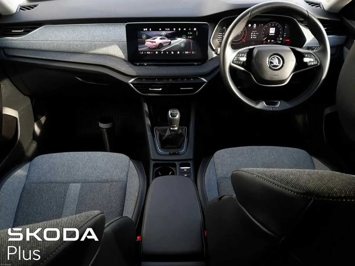 Skoda Octavia **LIKE NEW**HEATED SEATS**LEATHER&CL - Image 2