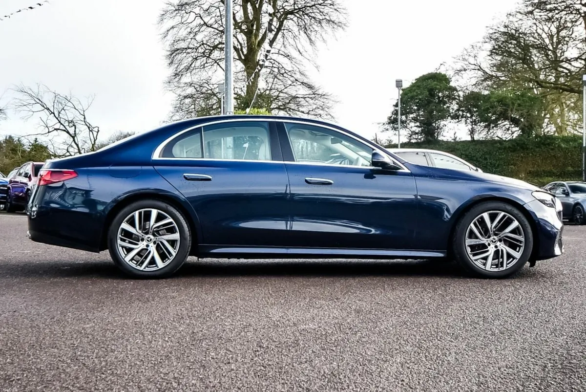 Mercedes-Benz E-Class E220d Avantgarde Plus - Image 4