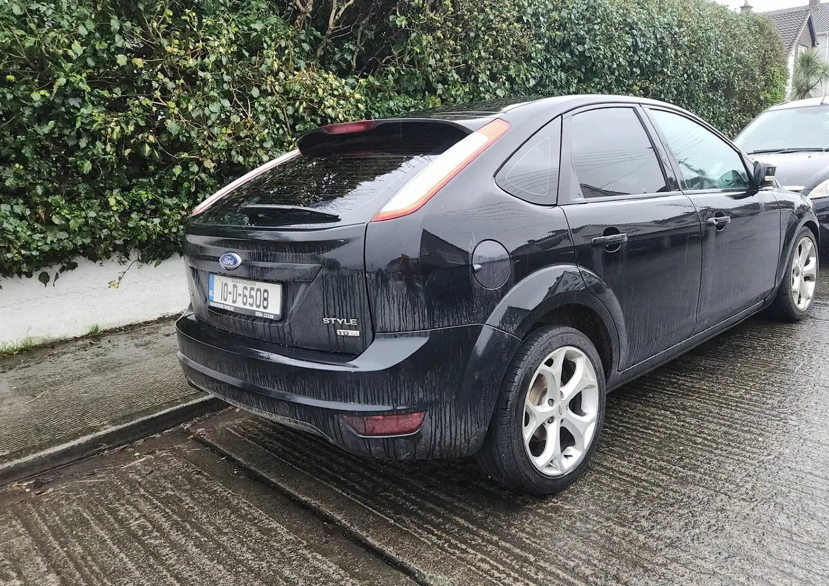 Ford Focus 2010 - Image 3