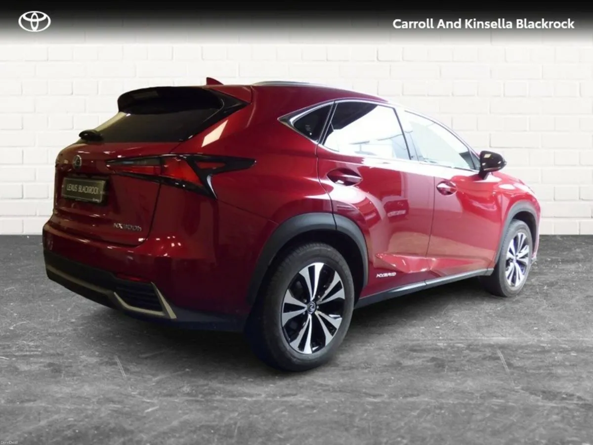 Lexus NX Hybrid Dynamic FWD - Image 4