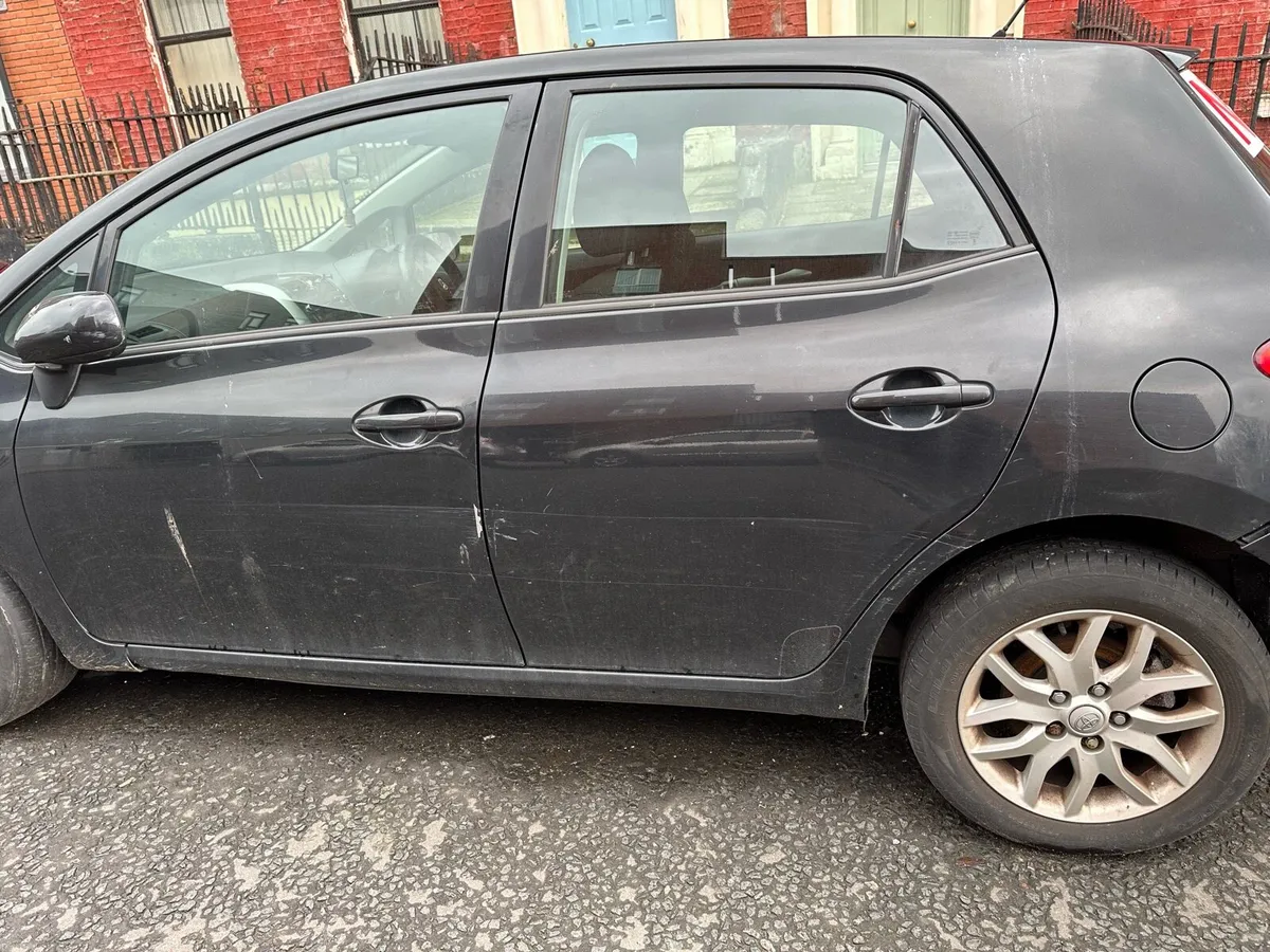 Toyota Auris - Image 2