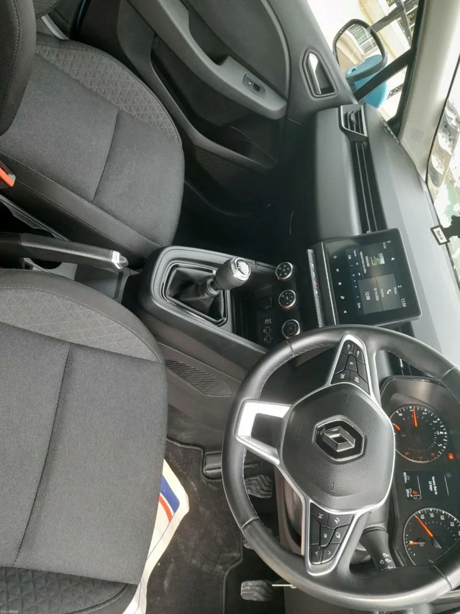 Renault clio 1.0 - Image 3